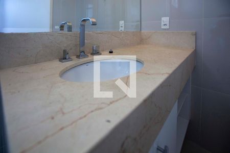 Apartamento à venda com 97m², 3 quartos e 2 vagasBanheiro do Quarto 2