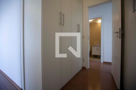 Apartamento à venda com 97m², 3 quartos e 2 vagasQuarto 2 - Armários