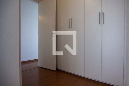 Apartamento à venda com 97m², 3 quartos e 2 vagasQuarto 2 - Armários