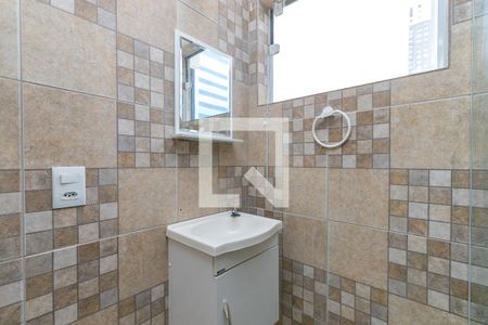 Banheiro de kitnet/studio para alugar com 1 quarto, 34m² em Cidade Monções, São Paulo