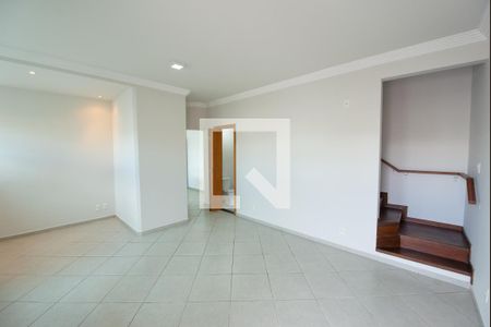 Sala de casa para alugar com 3 quartos, 135m² em Esplanada Independência, Taubaté