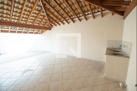 Casa para alugar com 135m², 3 quartos e 3 vagasÁrea de Serviço e Garagem