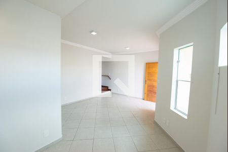 Sala de casa para alugar com 3 quartos, 135m² em Esplanada Independência, Taubaté