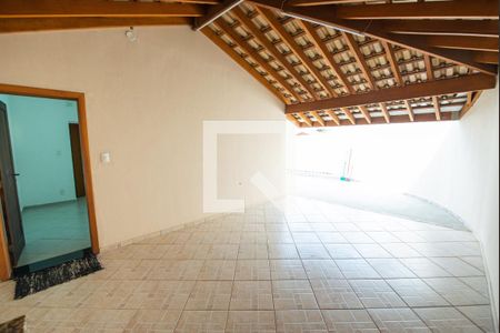 Casa para alugar com 135m², 3 quartos e 3 vagasÁrea de Serviço e Garagem