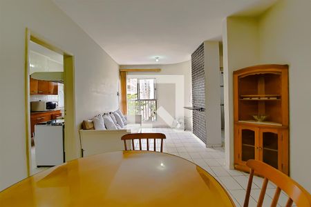 Sala de apartamento para alugar com 1 quarto, 44m² em Jardim Virginia, Guarujá