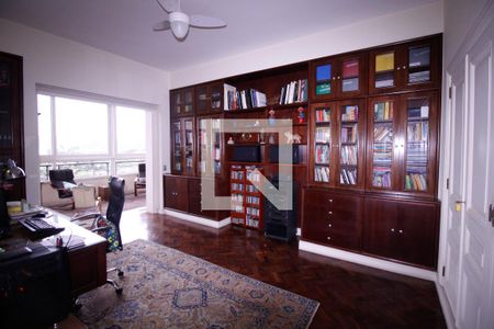 Apartamento à venda com 620m², 4 quartos e 1 vaga Apartamento à venda com 620m², 4 quartos e 1 vagaEscritório