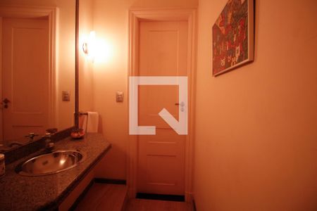 Apartamento à venda com 620m², 4 quartos e 1 vaga Apartamento à venda com 620m², 4 quartos e 1 vagaLavabo sala