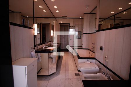 Apartamento à venda com 620m², 4 quartos e 1 vaga Apartamento à venda com 620m², 4 quartos e 1 vagaBanheiro Quarto