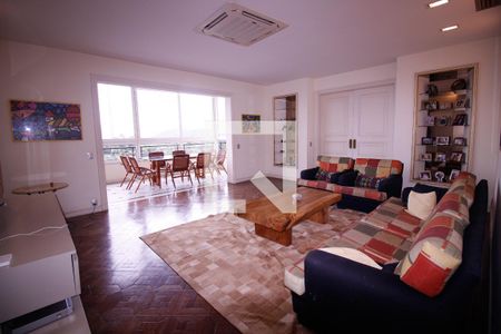 Apartamento à venda com 620m², 4 quartos e 1 vaga Apartamento à venda com 620m², 4 quartos e 1 vagaSala de tv