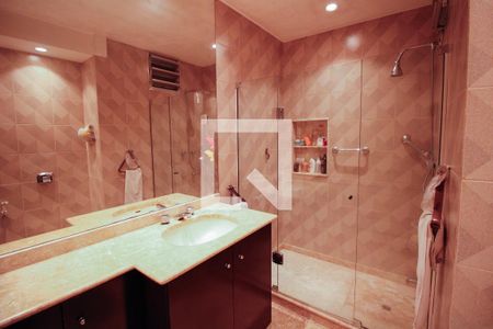 Apartamento à venda com 620m², 4 quartos e 1 vaga Apartamento à venda com 620m², 4 quartos e 1 vagaBanheiro