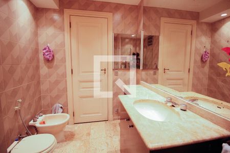 Apartamento à venda com 620m², 4 quartos e 1 vaga Apartamento à venda com 620m², 4 quartos e 1 vagaBanheiro