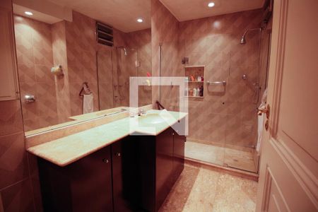 Apartamento à venda com 620m², 4 quartos e 1 vaga Apartamento à venda com 620m², 4 quartos e 1 vagaBanheiro