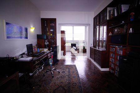 Apartamento à venda com 620m², 4 quartos e 1 vaga Apartamento à venda com 620m², 4 quartos e 1 vagaEscritório