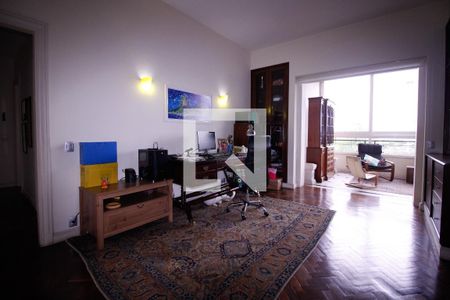 Apartamento à venda com 620m², 4 quartos e 1 vaga Apartamento à venda com 620m², 4 quartos e 1 vagaEscritório