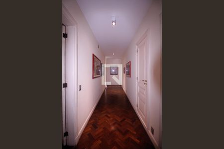 Apartamento à venda com 620m², 4 quartos e 1 vaga Apartamento à venda com 620m², 4 quartos e 1 vagaCorredor