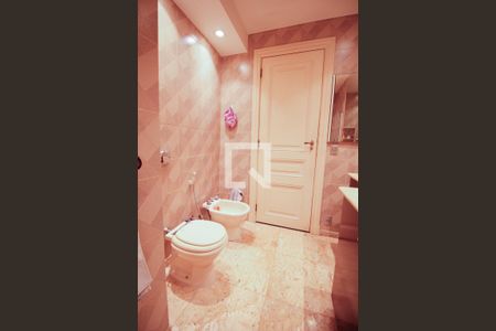 Apartamento à venda com 620m², 4 quartos e 1 vaga Apartamento à venda com 620m², 4 quartos e 1 vagaBanheiro