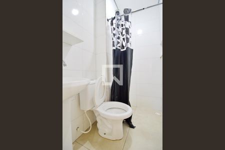 Banheiro de apartamento para alugar com 1 quarto, 30m² em Parque Arariba, São Paulo