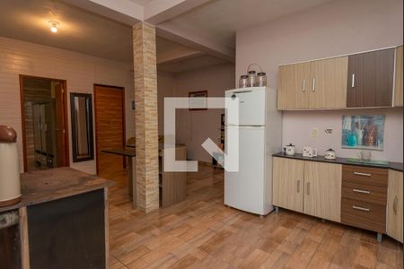 Sala e Cozinha de casa à venda com 2 quartos, 90m² em Vila Nova, Porto Alegre