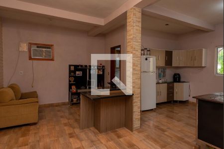 Sala e Cozinha de casa à venda com 2 quartos, 90m² em Vila Nova, Porto Alegre