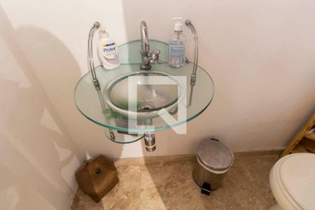 Lavabo de casa de condomínio para alugar com 3 quartos, 133m² em Vila Pierina, São Paulo