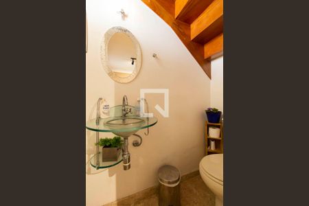 Lavabo de casa de condomínio para alugar com 3 quartos, 133m² em Vila Pierina, São Paulo