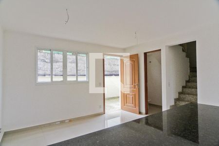 Casa de condomínio à venda com 95m², 2 quartos e 3 vagasSala