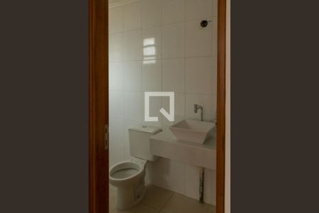 Casa de condomínio à venda com 98m², 2 quartos e 3 vagasBanheiro