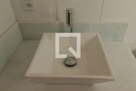 Casa de condomínio à venda com 92m², 2 quartos e 3 vagas Casa de condomínio à venda com 92m², 2 quartos e 3 vagasBanheiro suite 2