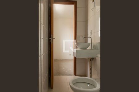 Casa de condomínio à venda com 105m², 2 quartos e 3 vagasBanheiro suite 2