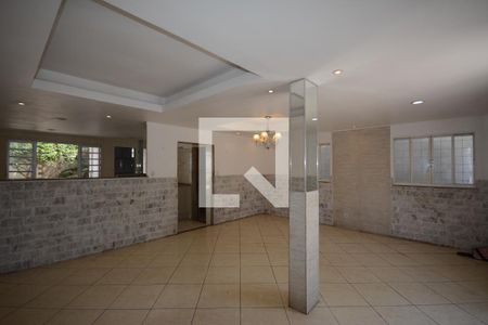 Sala de casa à venda com 3 quartos, 250m² em Irajá, Rio de Janeiro