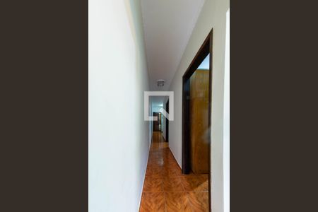 Corredor de casa à venda com 3 quartos, 120m² em Vila Tolstoi, São Paulo