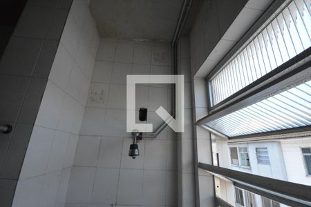 Apartamento para alugar com 71m², 2 quartos e sem vagaBanheiro