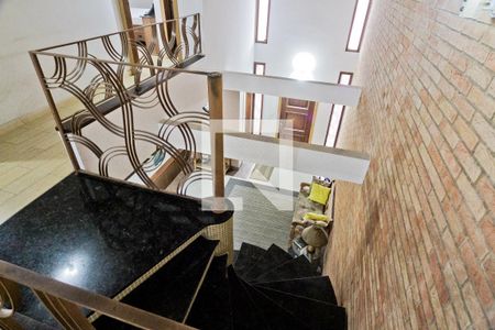 Casa à venda com 274m², 3 quartos e 5 vagasEscada