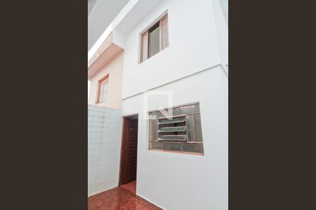 Casa para alugar com 116m², 2 quartos e 2 vagas Casa para alugar com 116m², 2 quartos e 2 vagasÁrea externa