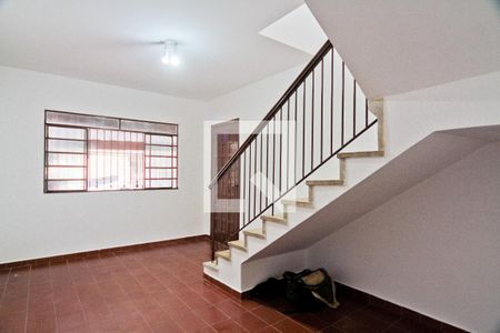 Casa para alugar com 116m², 2 quartos e 2 vagas Casa para alugar com 116m², 2 quartos e 2 vagasSala