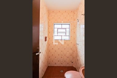 Casa para alugar com 116m², 2 quartos e 2 vagas Casa para alugar com 116m², 2 quartos e 2 vagasBanheiro