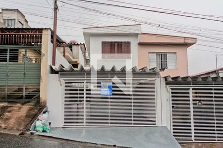 Casa para alugar com 116m², 2 quartos e 2 vagas Casa para alugar com 116m², 2 quartos e 2 vagasFachada