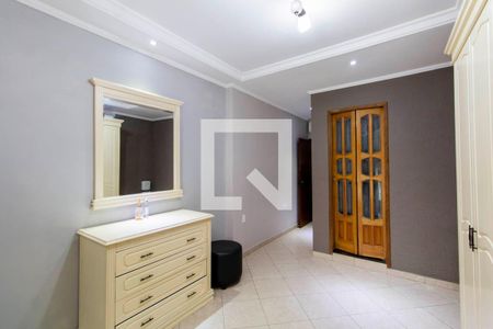 Casa à venda com 220m², 2 quartos e 2 vagasSuíte 