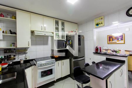 Casa à venda com 220m², 2 quartos e 2 vagasCozinha 