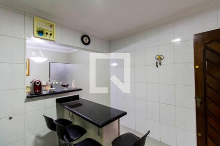 Casa à venda com 220m², 2 quartos e 2 vagasCozinha 