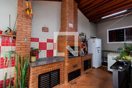 Casa à venda com 220m², 2 quartos e 2 vagasÁrea Externa  Churrasqueira