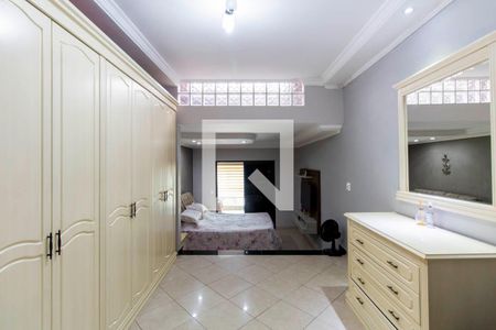 Casa à venda com 220m², 2 quartos e 2 vagasSuíte 