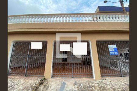 Casa à venda com 192m², 3 quartos e 5 vagas Casa à venda com 192m², 3 quartos e 5 vagasFachada