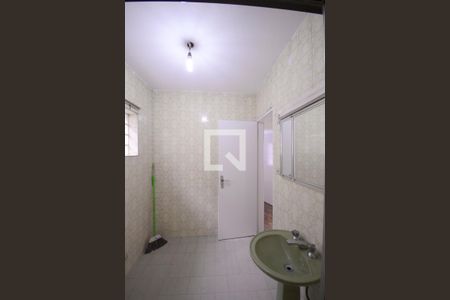 Casa à venda com 192m², 3 quartos e 5 vagas Casa à venda com 192m², 3 quartos e 5 vagasBanheiro Social 1