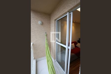 Sacada de apartamento à venda com 3 quartos, 59m² em Vila Talarico, São Paulo