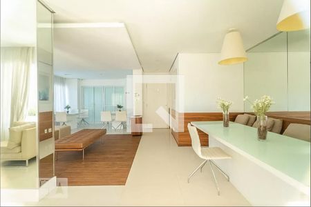 Apartamento à venda com 65m², 1 quarto e 1 vaga Apartamento à venda com 65m², 1 quarto e 1 vagaÁrea comum - Salão de festas