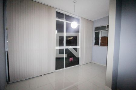 Sala de apartamento para alugar com 2 quartos, 77m² em Jardim Vinte E Cinco de Agosto, Duque de Caxias