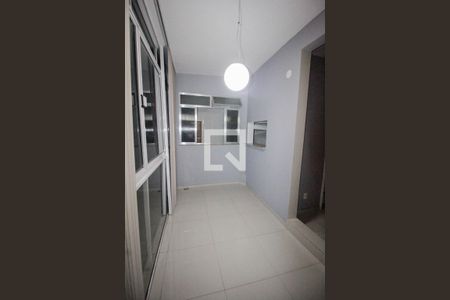 Sala de apartamento para alugar com 2 quartos, 77m² em Jardim Vinte E Cinco de Agosto, Duque de Caxias