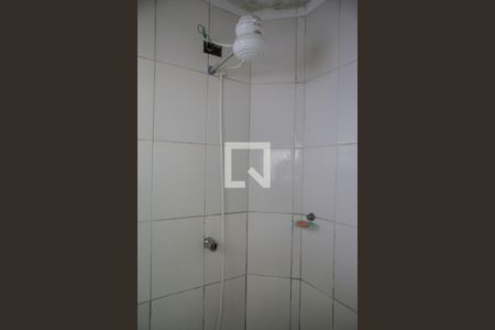 Banheiro de kitnet/studio para alugar com 1 quarto, 14m² em Itararé, São Vicente