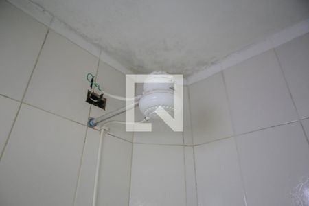 Banheiro de kitnet/studio para alugar com 1 quarto, 14m² em Itararé, São Vicente